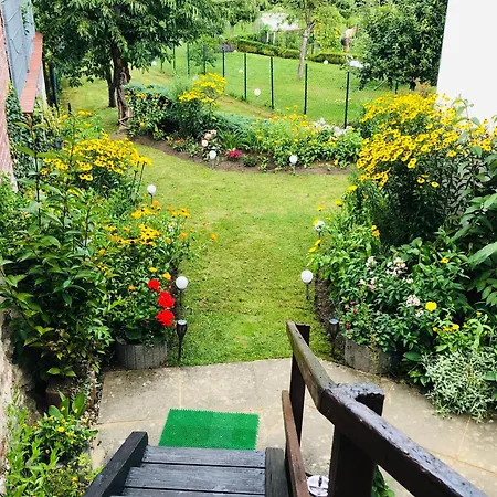 Just & Bar בית הארחה