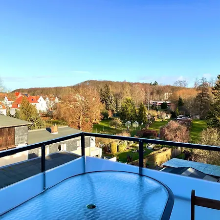 בית הארחה Just & Bar